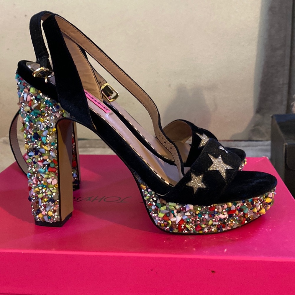 Party on heels!